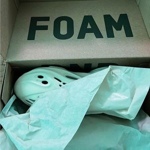 *Brand New* Yeezy foam runners size 10